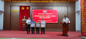 Nghi Hưng trao tặng huy hiệu Đảng đợt 03/2 và thông tin thời sự quý 1/2024